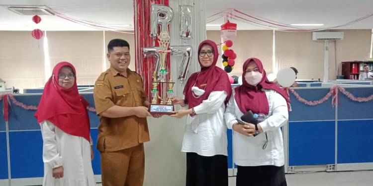 image_750x_63044aa70ab69