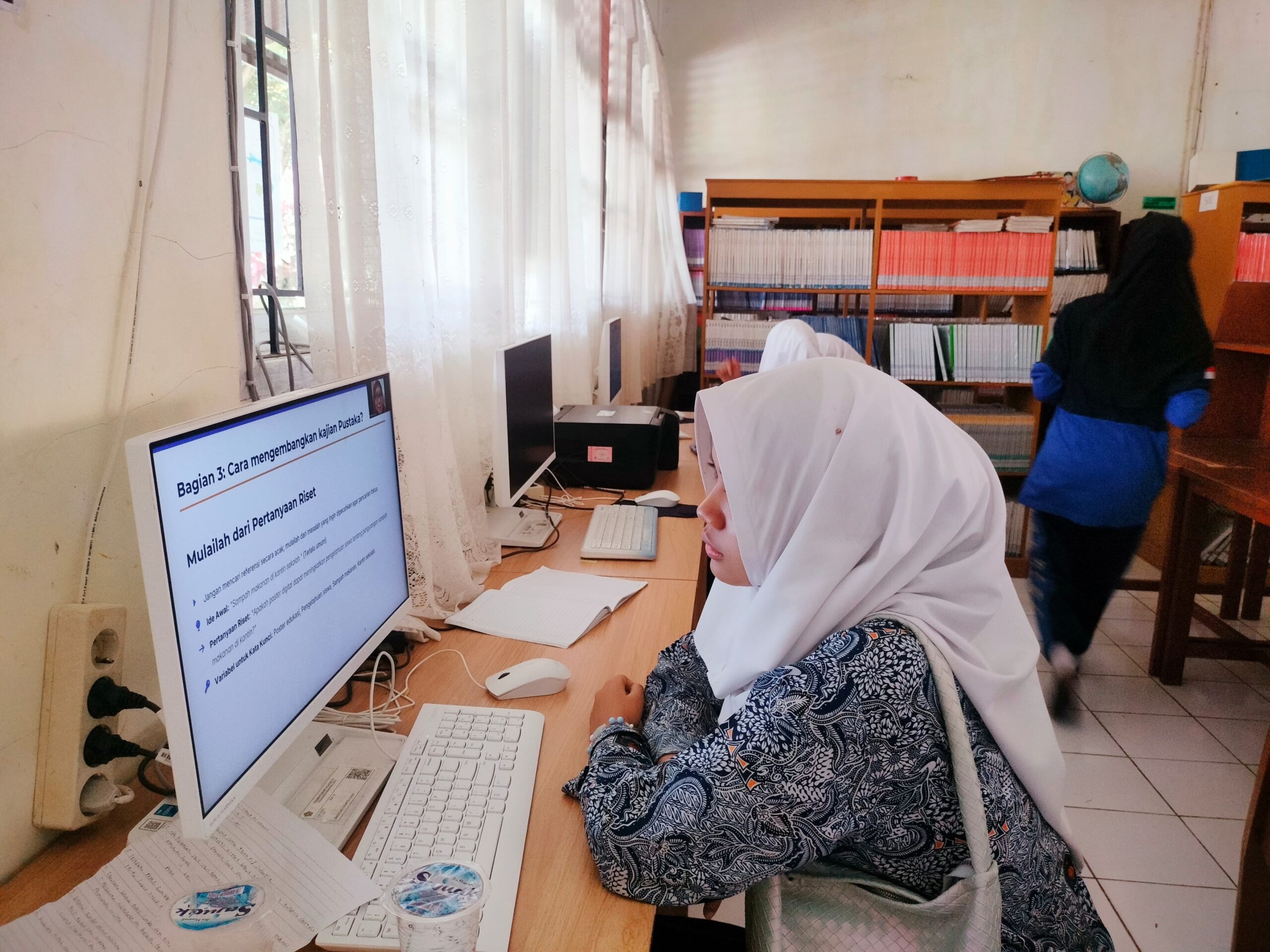 Naik Kelas di Dunia Riset! Tim KREASI MTsN 3 Kota Padang Ikuti Kupas Tuntas Cara Racik Tinjauan Pustaka