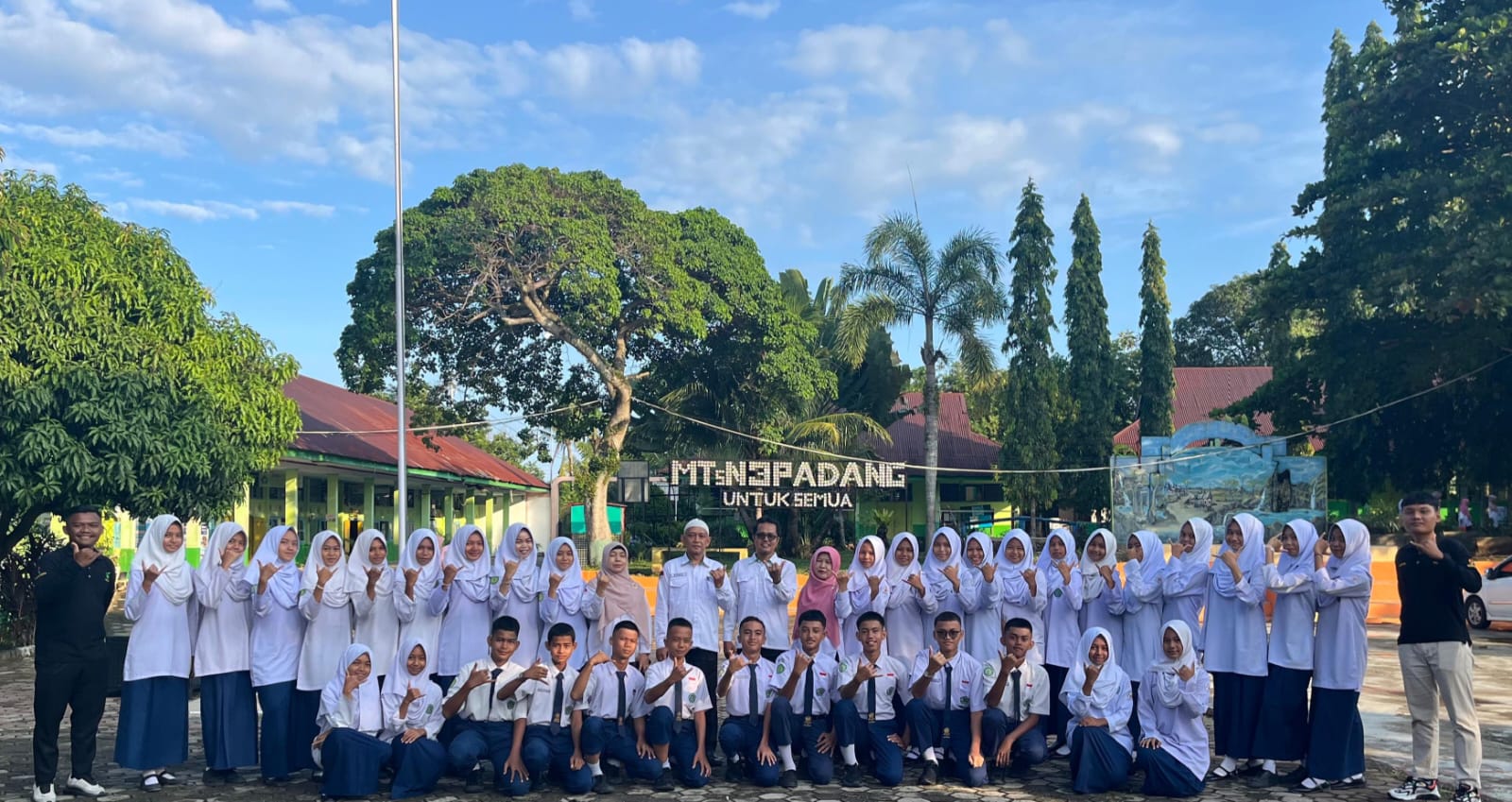 Siap Guncang Lapangan! Tim Paskibra MTsN 3 Kota Padang Resmi Dilepas Menuju Ajang LOBB AKSARA Season 1