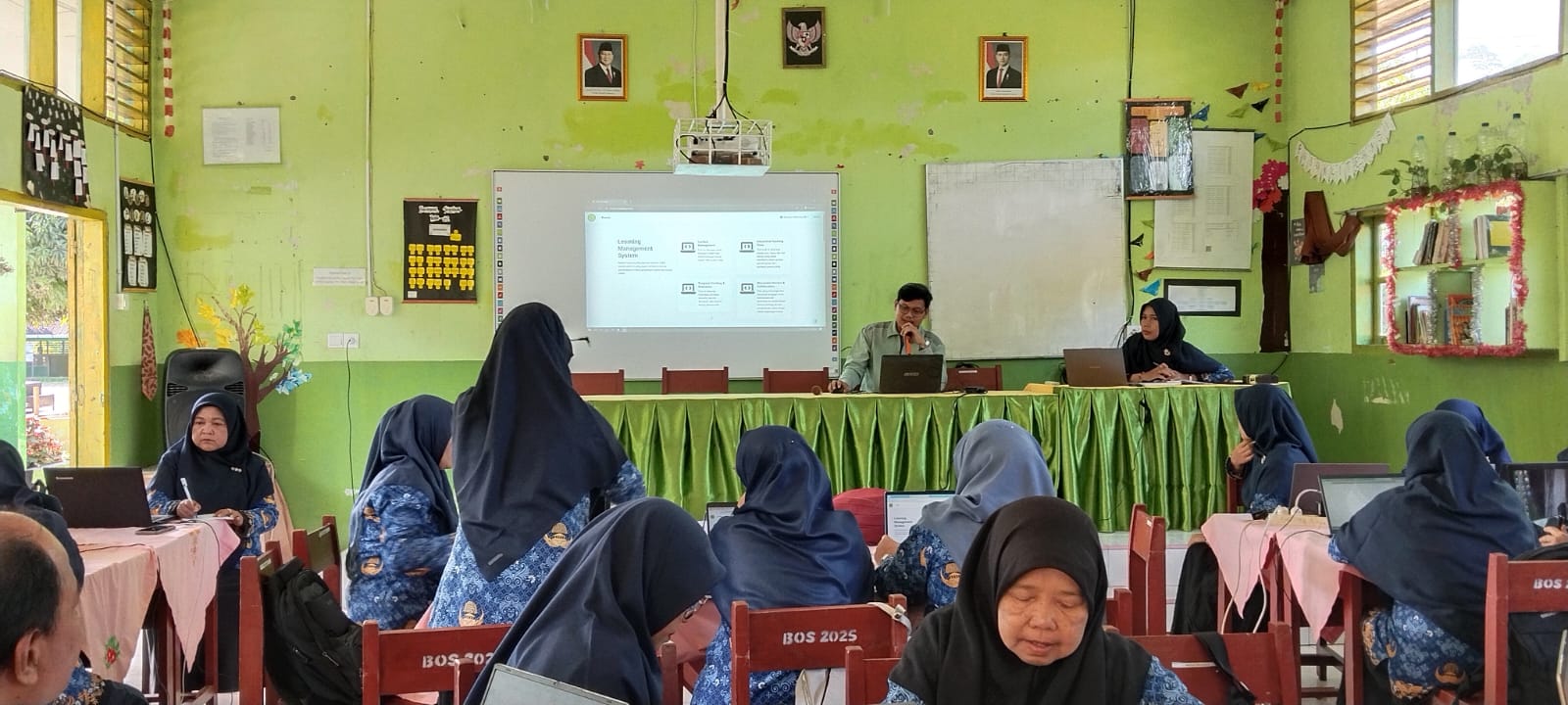 Songsong Era Baru PHTC: Guru MTsN 3 Kota Padang Digembleng Kuasai LMS