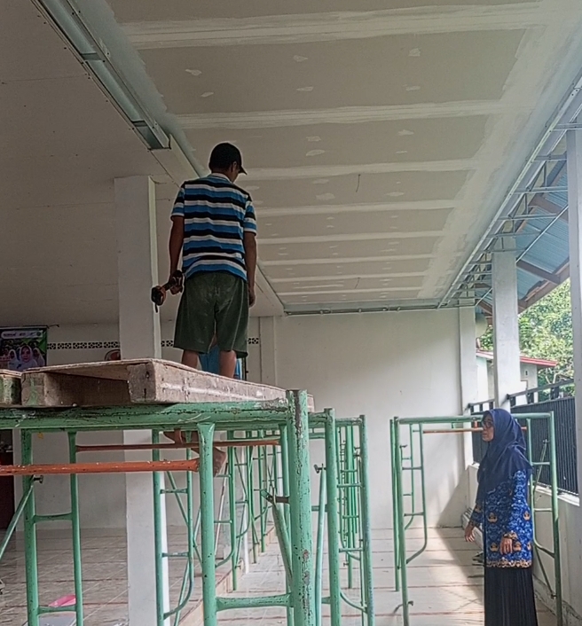 Masjid Nurus Sakinah MTsN 3 Kota Padang Pasang Plafon Baja Ringan Berkat Pokir Anggota DPRD Kota Padang