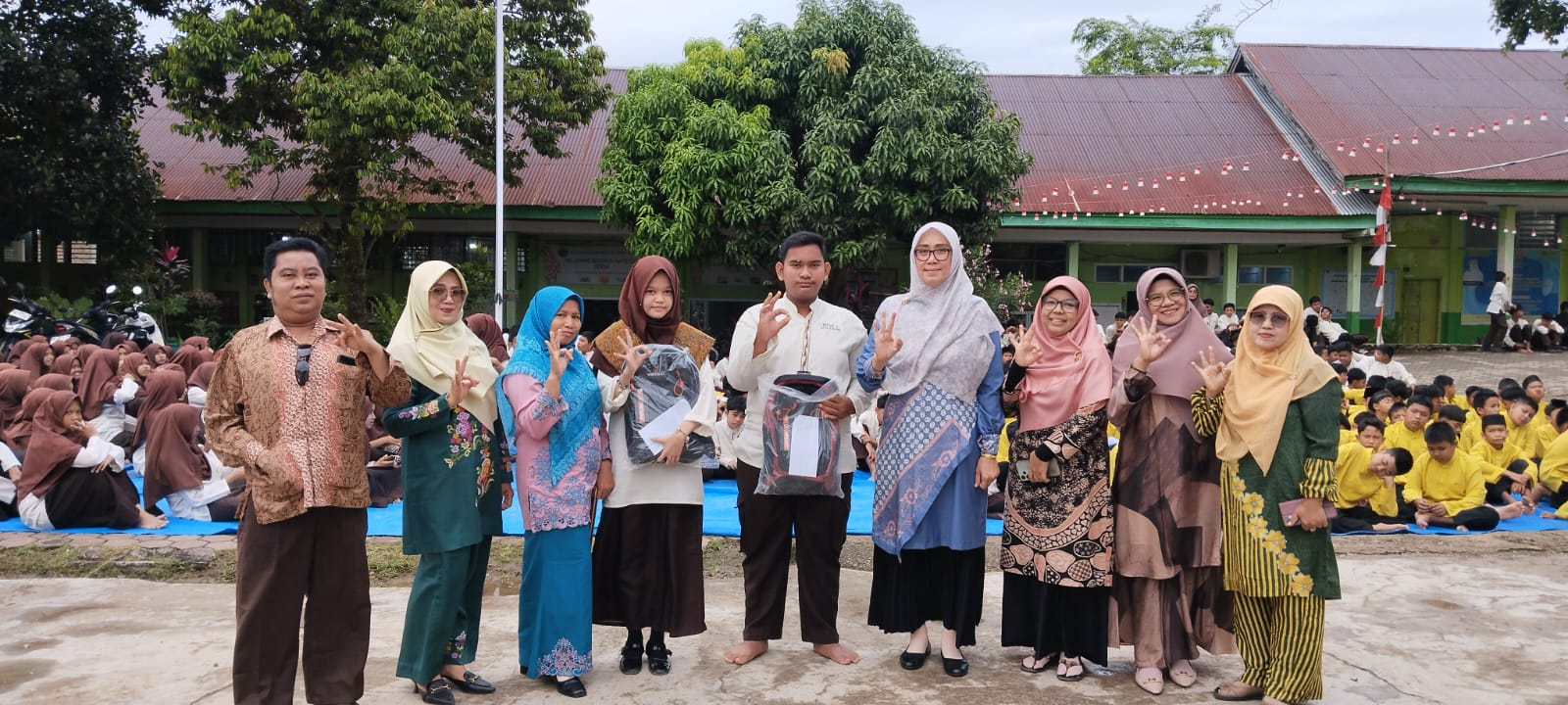 Asah Bakat dan Berbagi: Warmanya Muhadarah Jumat MTsN 3 Kota Padang