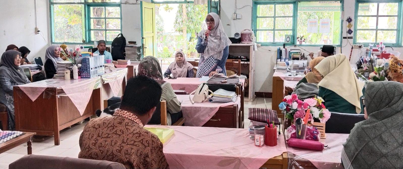 Sambut HUT RI ke-81 dan Ultah Kota Padang, MTsN 3 Kota Padang Matangkan Persiapan Lewat Rapat Koordinasi