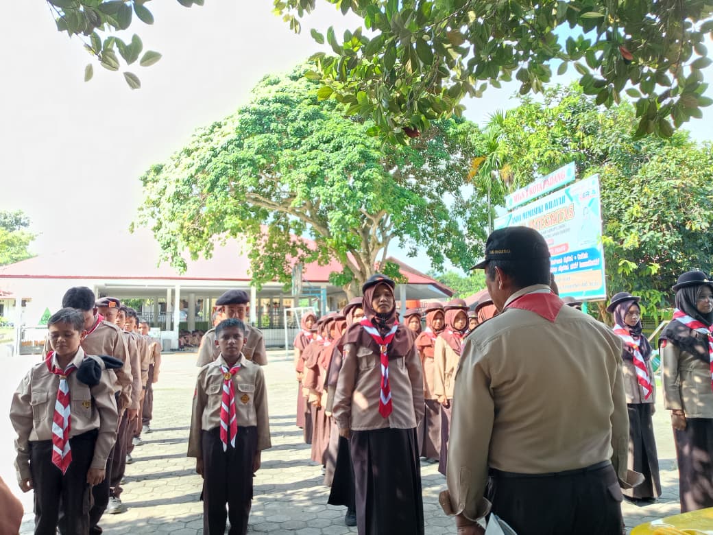 Mengenal Golongan dan Regu Baru, Anggota Pramuka MTsN 3 Kota Padang Makin Solid!
