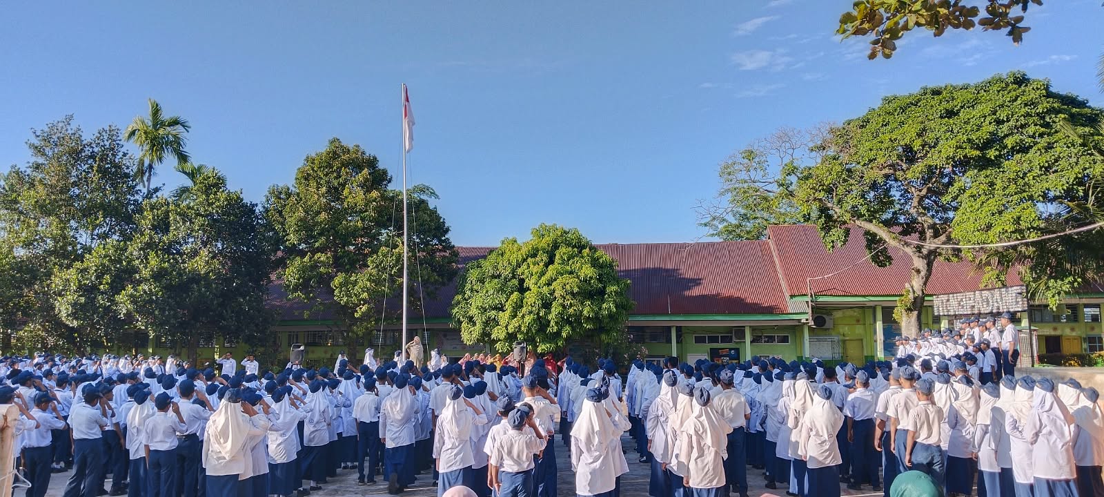 Upacara Bendera MTsN 3 Kota Padang: Gali Potensi dan Jaga Adab