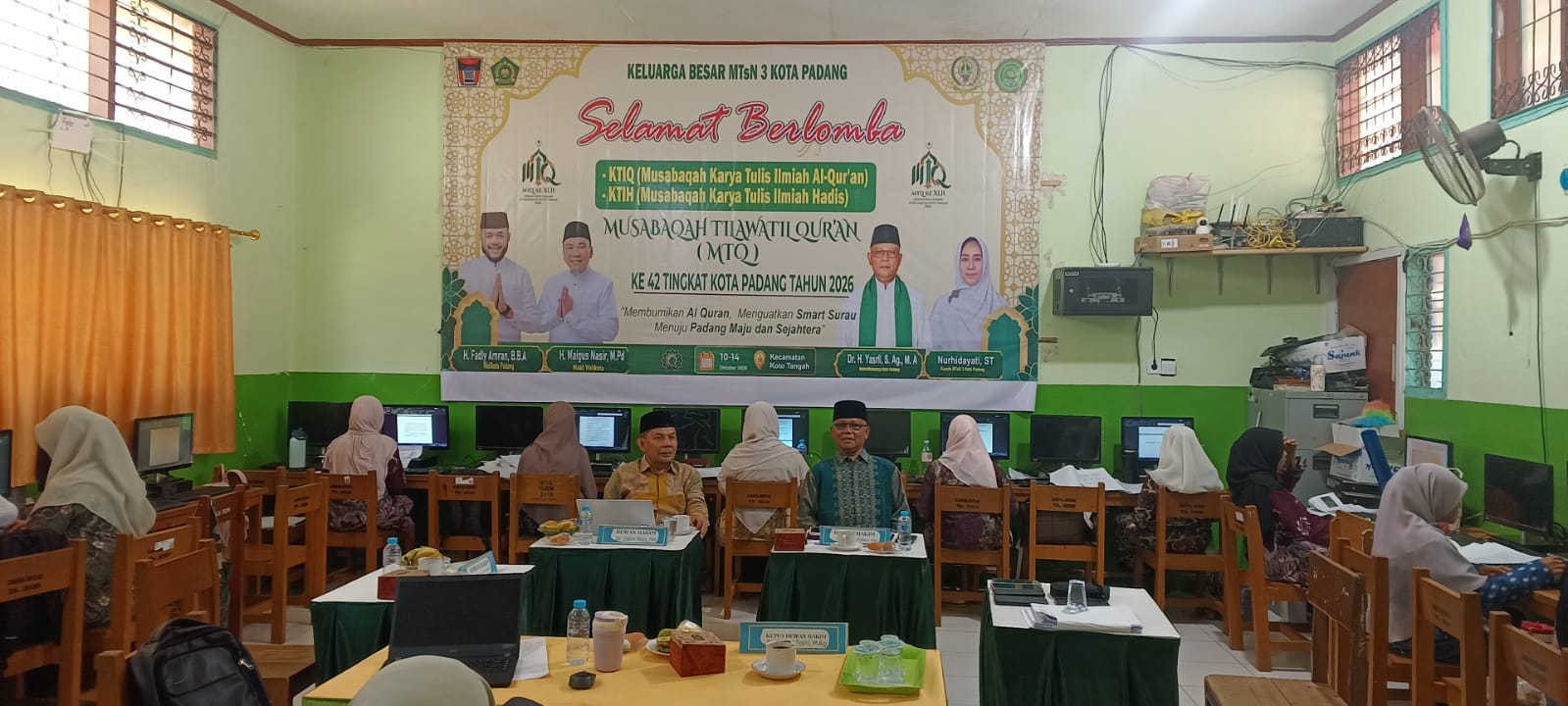 Dukung Karya Ilmiah Islami, Kakankemenag Kota Padang Tinjau Venue KTIQ dan KTIH MTQ Ke-42 di MTsN 3 Kota Padang